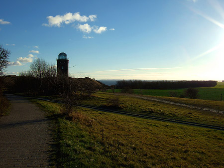 Straße zum Turm