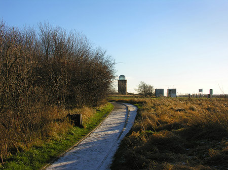 Straße zum Turm