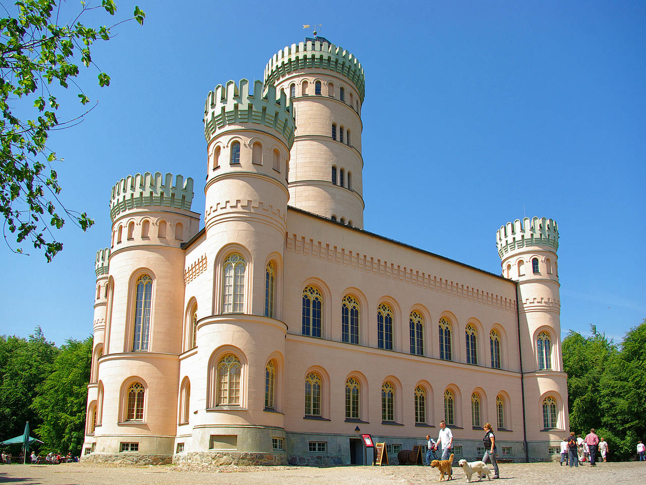 Kurzinfo Rügen Bildansicht Sehenswürdigkeit  Wichtige Sehenswürdigkeiten: Das Jagdschloss Granitz